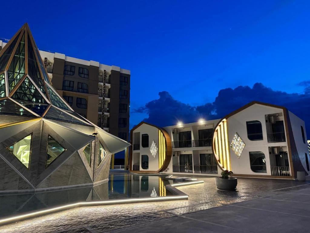 At Ayutthaya Hotel Екстер'єр фото
