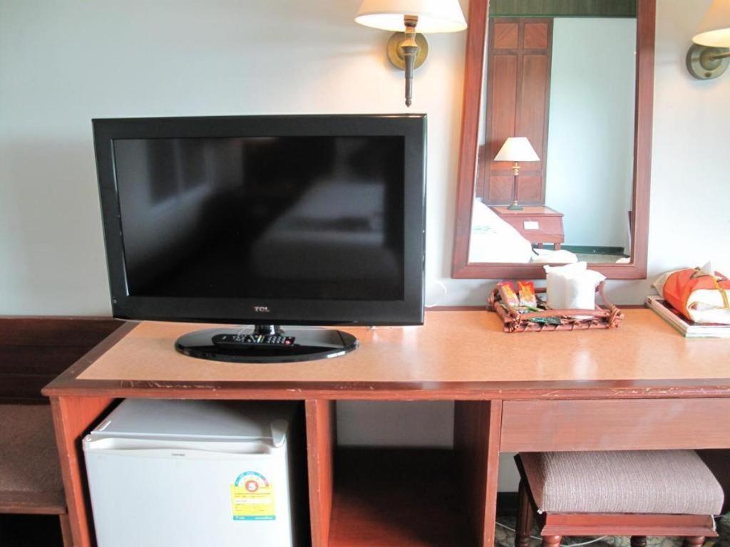 At Ayutthaya Hotel Екстер'єр фото