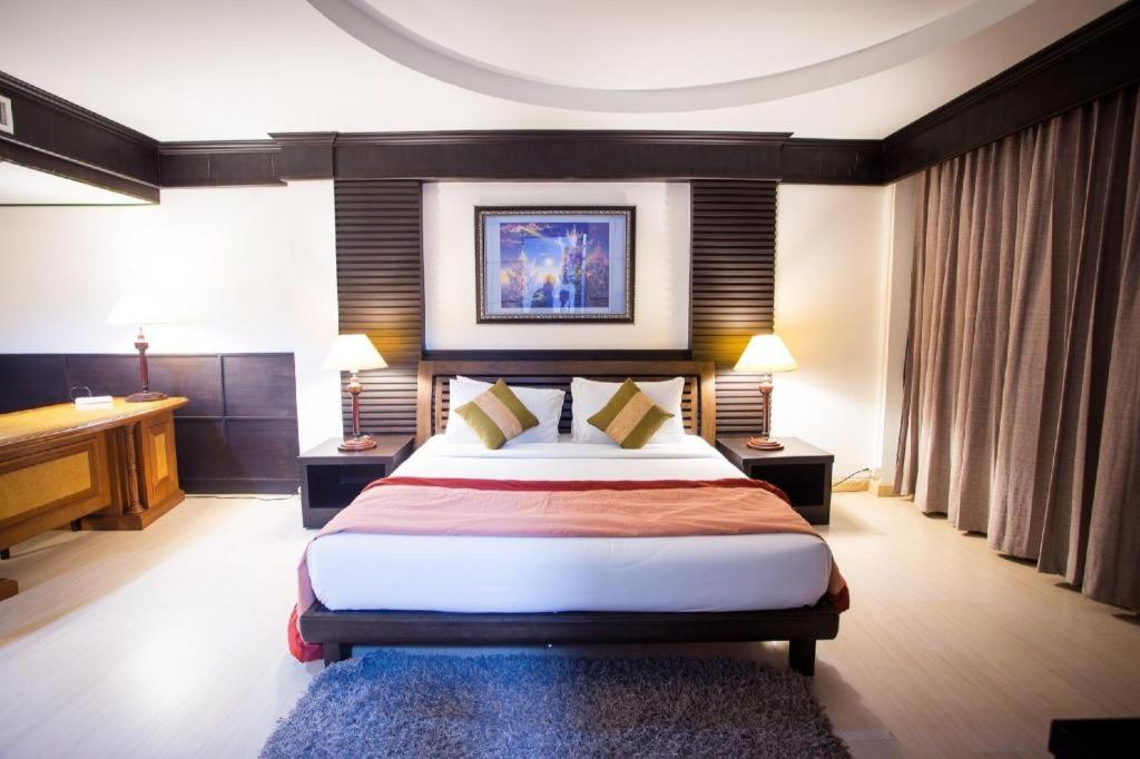 At Ayutthaya Hotel Екстер'єр фото