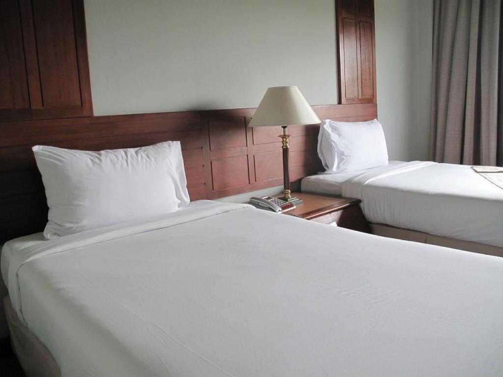 At Ayutthaya Hotel Екстер'єр фото