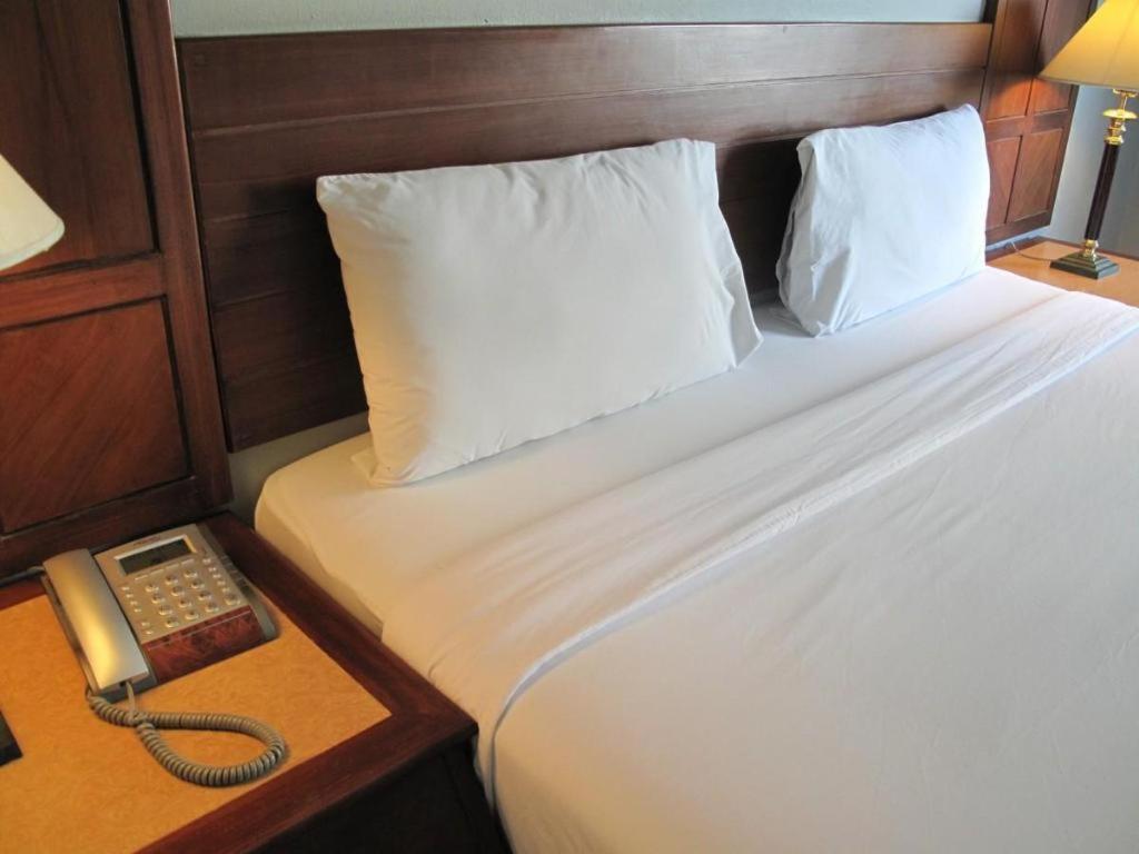 At Ayutthaya Hotel Екстер'єр фото