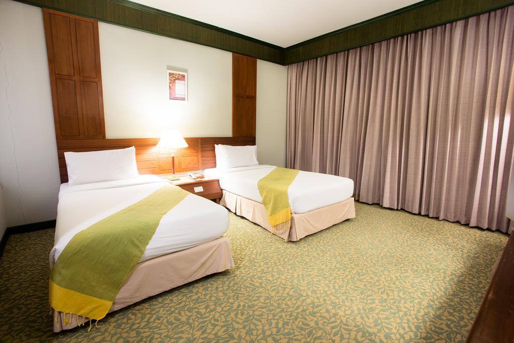 At Ayutthaya Hotel Екстер'єр фото