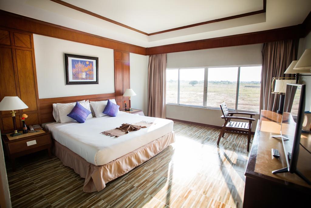 At Ayutthaya Hotel Екстер'єр фото