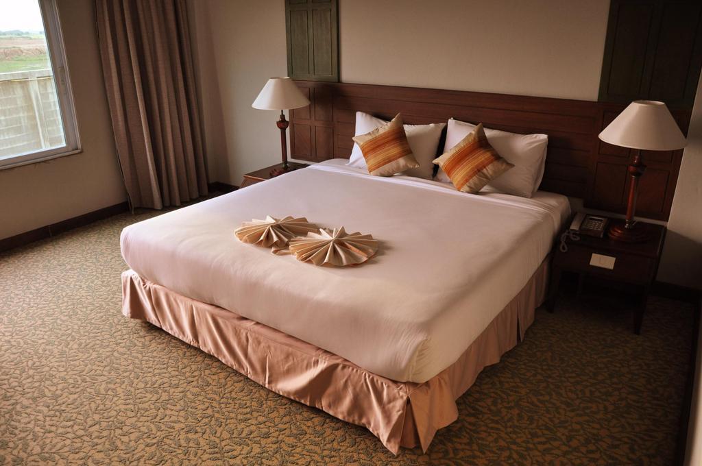 At Ayutthaya Hotel Номер фото